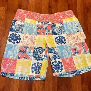 Like new! Women's Lilly Pulitzer Embroidered patchwork Shorts. Size 0.